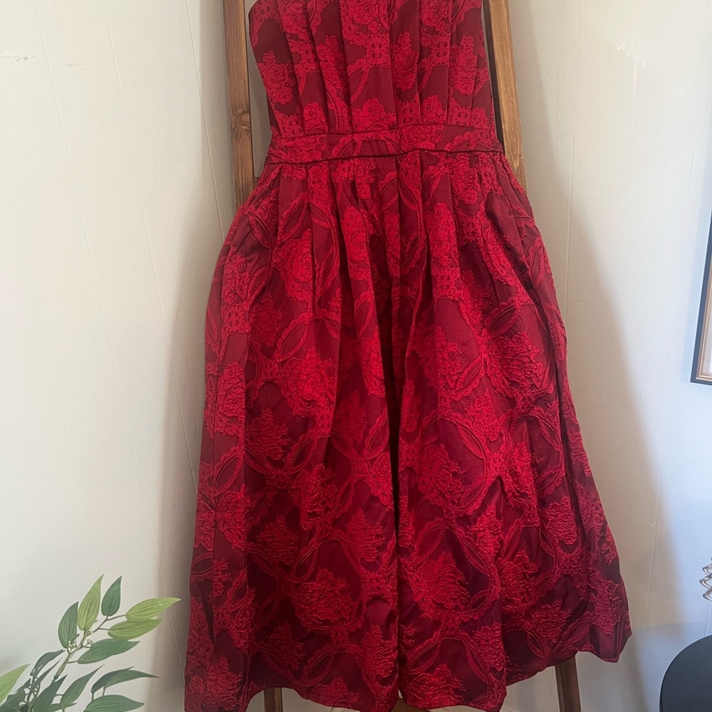 entro Red Strapless Floral Jacquard Cocktail Dress